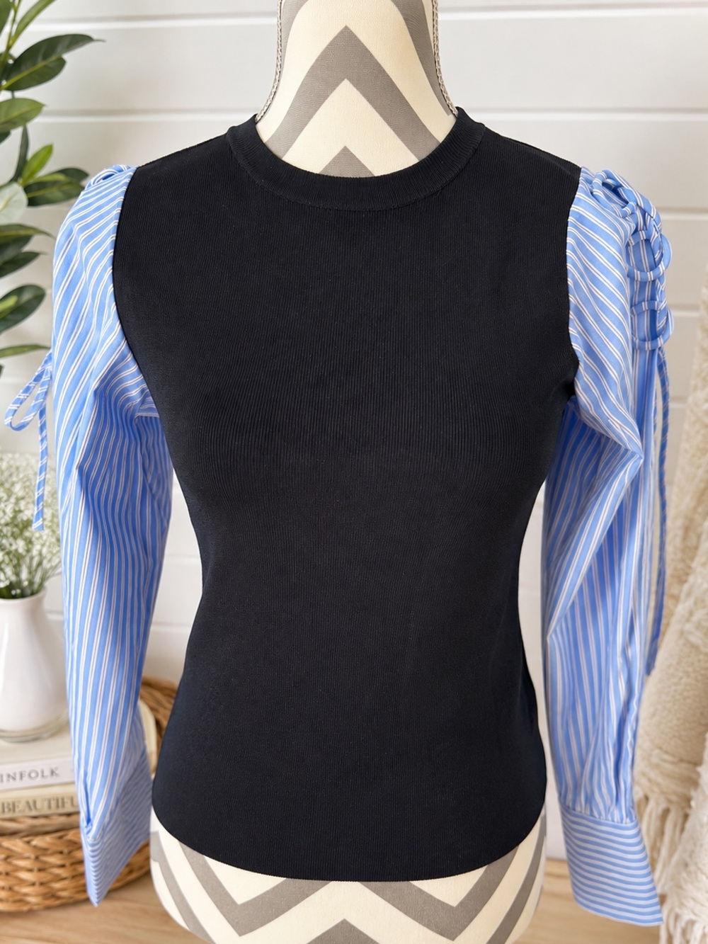 Mint Velvet Womenswear & Relaxed Modern Style Crew Neck Navy Sweater Sz S - Picture 3 of 7